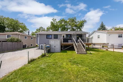 Exterior - 637 S Beverly Ave, Addison, IL 60101 photo 8 of 9