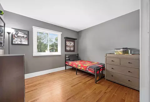 Bedroom - 637 S Beverly Ave, Addison, IL 60101 photo 3 of 6