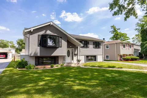 Exterior - 637 S Beverly Ave, Addison, IL 60101 photo 3 of 9