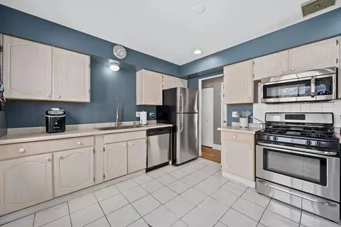 Kitchen - 637 S Beverly Ave, Addison, IL 60101 photo 2 of 3