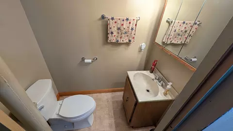 Bath - 258 7th St, Silvis, IL 61282 photo 2 of 2