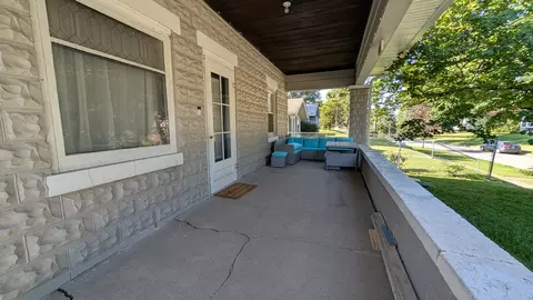Exterior - 258 7th St, Silvis, IL 61282 photo 4 of 7