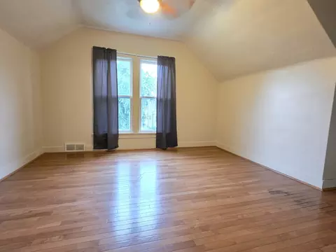 Bedroom - 813 Pine St, Ottawa, IL 61350 photo 1 of 2
