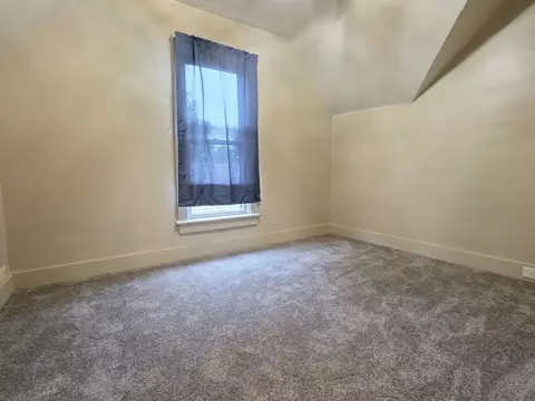Bedroom - 813 Pine St, Ottawa, IL 61350 photo 2 of 2