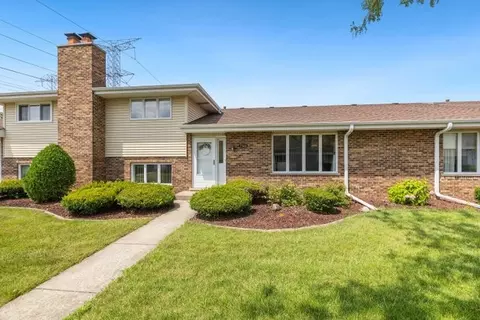 7340 W 154th St #7340, Orland Park, IL 60462