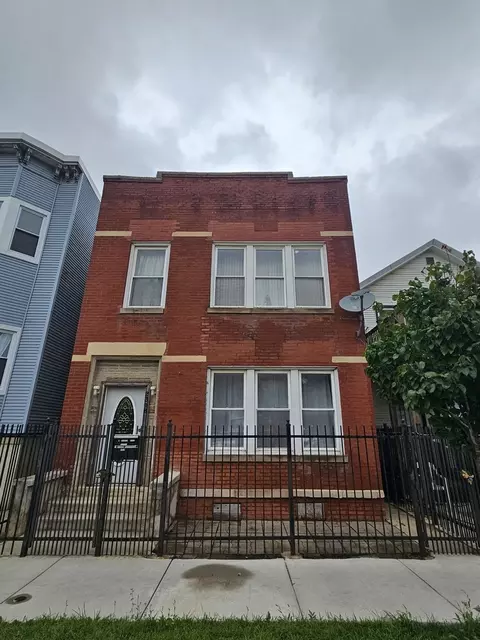 2318 W Grand Ave, Chicago, IL 60612