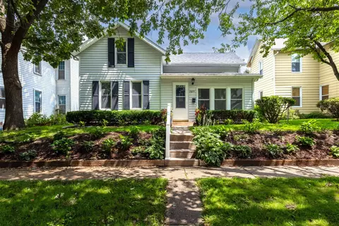 2329 Farnam St, Davenport, IA 52803