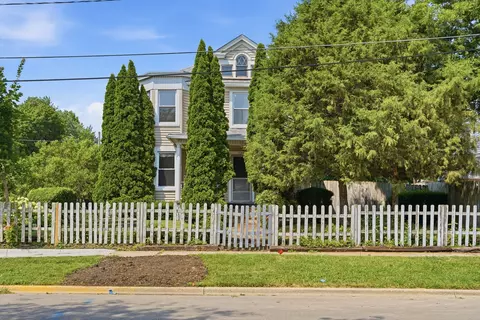 702 North Ave, Waukegan, IL 60085