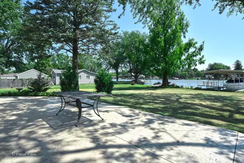 Exterior - 604 Bally Rd, Mchenry, IL 60050 photo 4 of 5