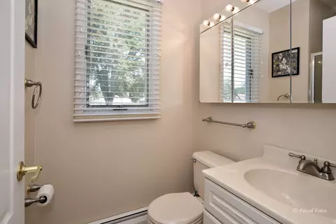 Bath - 604 Bally Rd, Mchenry, IL 60050 photo 1 of 2