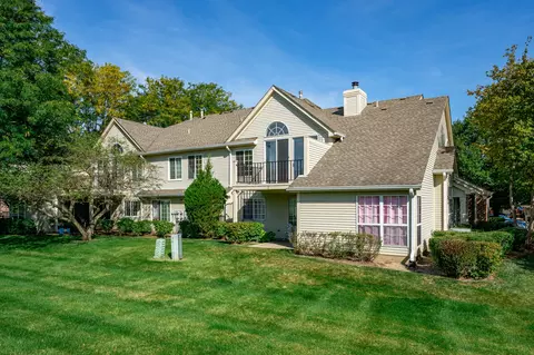 Exterior - 358 Ashford Cir #2, Bartlett, IL 60103 photo 3 of 7