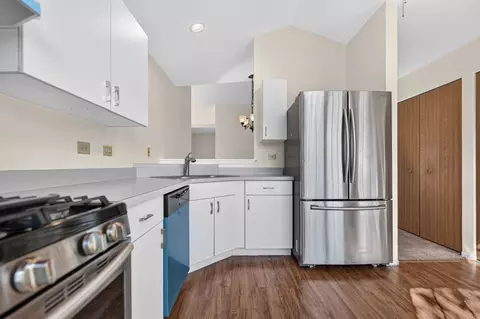 Kitchen - 358 Ashford Cir #2, Bartlett, IL 60103 photo 2 of 3