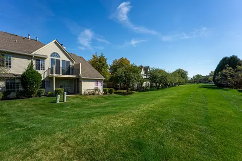 Exterior - 358 Ashford Cir #2, Bartlett, IL 60103 photo 4 of 7