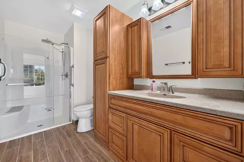 Bath - 358 Ashford Cir #2, Bartlett, IL 60103 photo 1 of 2