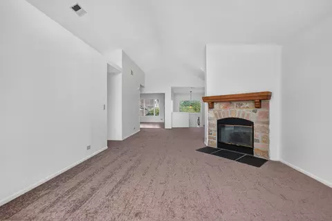 Living - 358 Ashford Cir #2, Bartlett, IL 60103 photo 3 of 4