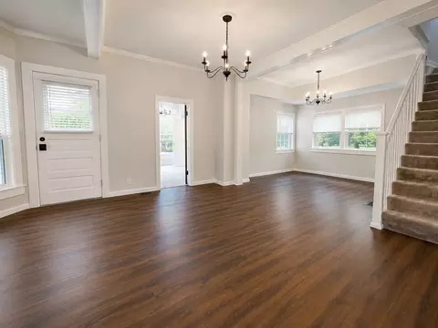 Living - 502 Vincennes Ave, Flora, IL 62839 photo 1 of 5