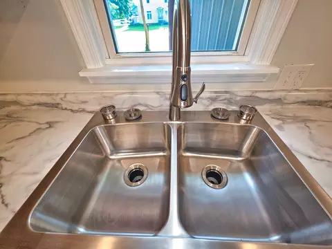 Kitchen - 502 Vincennes Ave, Flora, IL 62839 photo 12 of 16