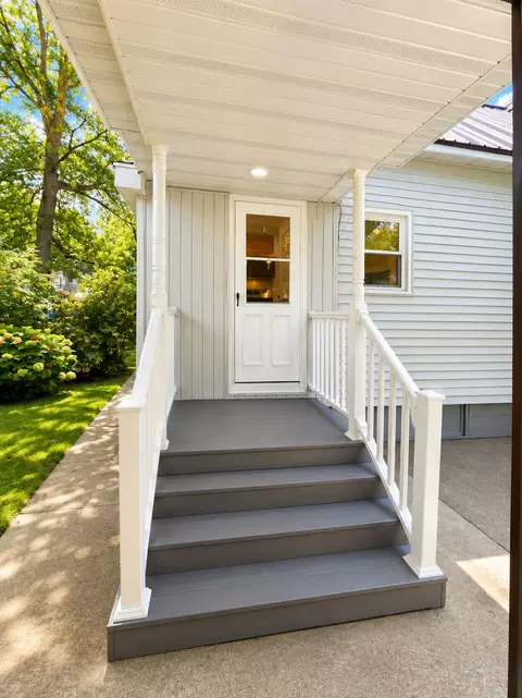 Exterior - 502 Vincennes Ave, Flora, IL 62839 photo 11 of 16