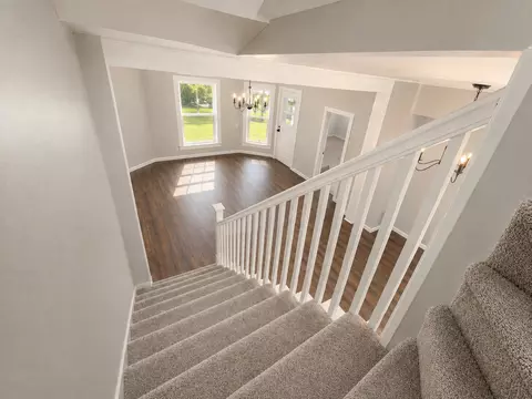Entry Way - 502 Vincennes Ave, Flora, IL 62839 photo 4 of 6