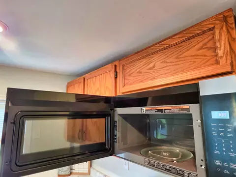 Kitchen - 502 Vincennes Ave, Flora, IL 62839 photo 4 of 16