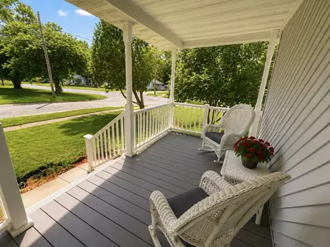 Exterior - 502 Vincennes Ave, Flora, IL 62839 photo 8 of 16