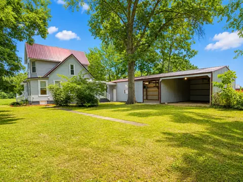 Exterior - 502 Vincennes Ave, Flora, IL 62839 photo 4 of 16