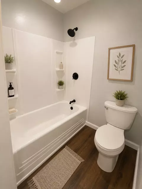 Bath - 502 Vincennes Ave, Flora, IL 62839 photo 5 of 5