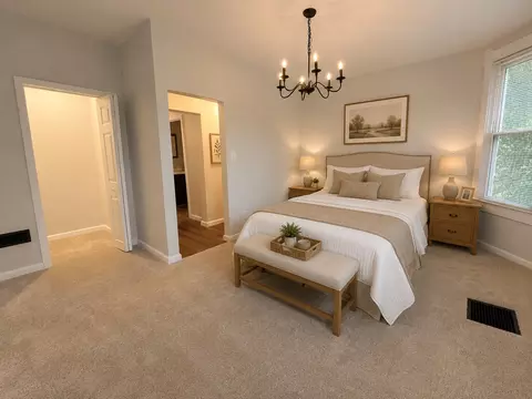 Bedroom - 502 Vincennes Ave, Flora, IL 62839 photo 7 of 9