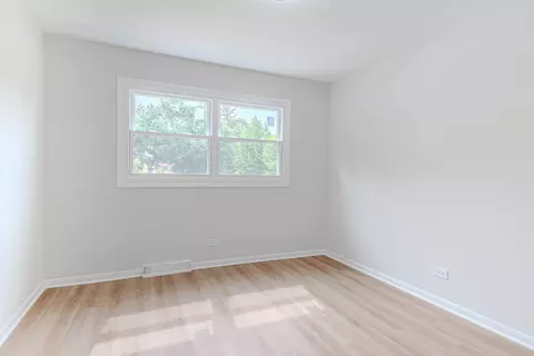 Bedroom - 605 Selborne Rd, Riverside, IL 60546 photo 2 of 3