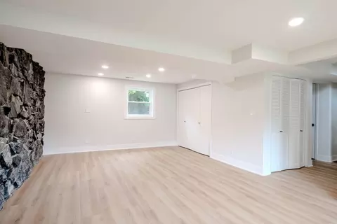 Living - 605 Selborne Rd, Riverside, IL 60546 photo 3 of 4