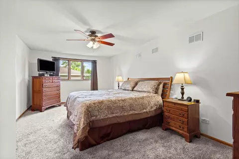 Bedroom - 18913 Meadowview Dr, Mokena, IL 60448 photo 1 of 4
