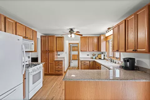 Kitchen - 18913 Meadowview Dr, Mokena, IL 60448 photo 1 of 3