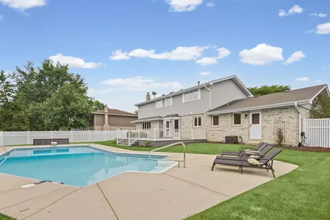 Exterior - 18913 Meadowview Dr, Mokena, IL 60448 photo 4 of 5