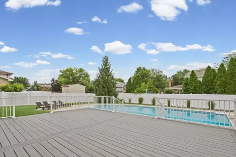 Exterior - 18913 Meadowview Dr, Mokena, IL 60448 photo 5 of 5