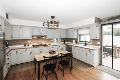 Kitchen - 717 Monterrey Ter, Mchenry, IL 60051 photo 3 of 4