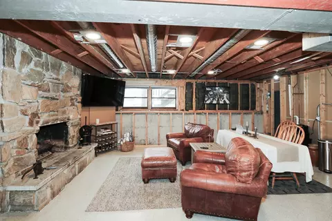 Living - 717 Monterrey Ter, Mchenry, IL 60051 photo 3 of 3