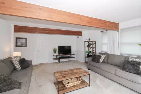 Living - 717 Monterrey Ter, Mchenry, IL 60051 photo 2 of 3
