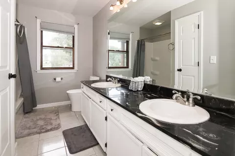 Bath - 717 Monterrey Ter, Mchenry, IL 60051 photo 2 of 3