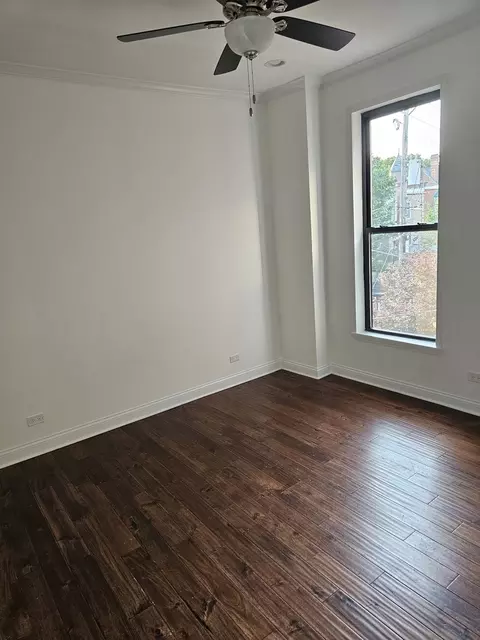 Bedroom - 4420 S Berkeley Ave, Chicago, IL 60653 photo 4 of 4
