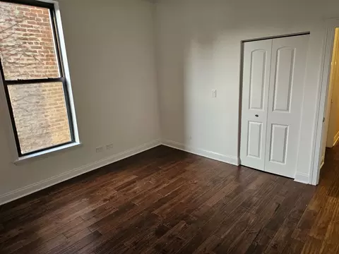 Bedroom - 4420 S Berkeley Ave, Chicago, IL 60653 photo 3 of 4