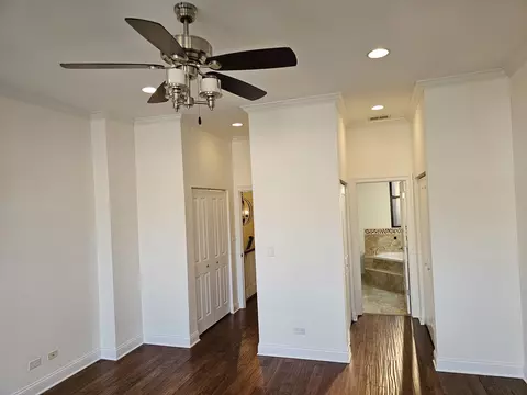 Bedroom - 4420 S Berkeley Ave, Chicago, IL 60653 photo 2 of 4