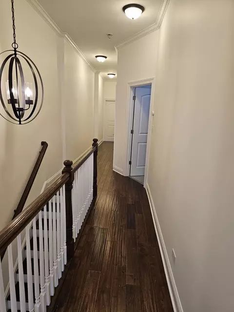 Entry Way - 4420 S Berkeley Ave, Chicago, IL 60653 photo 2 of 4