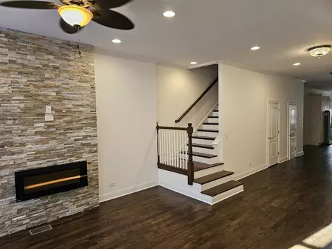 Living - 4420 S Berkeley Ave, Chicago, IL 60653 photo 3 of 8