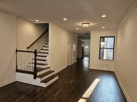 Living - 4420 S Berkeley Ave, Chicago, IL 60653 photo 4 of 8