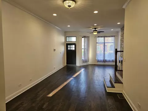 Living - 4420 S Berkeley Ave, Chicago, IL 60653 photo 5 of 8