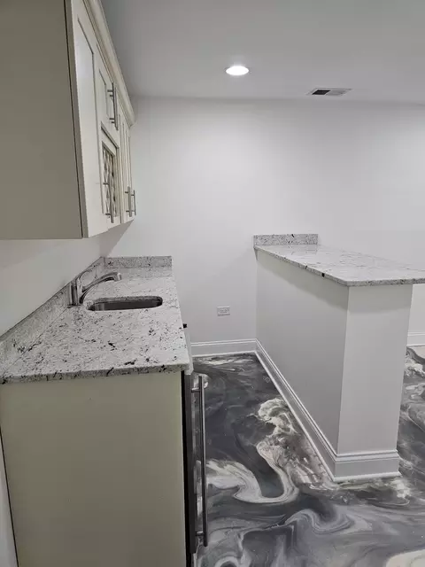 Kitchen - 4420 S Berkeley Ave, Chicago, IL 60653 photo 6 of 6