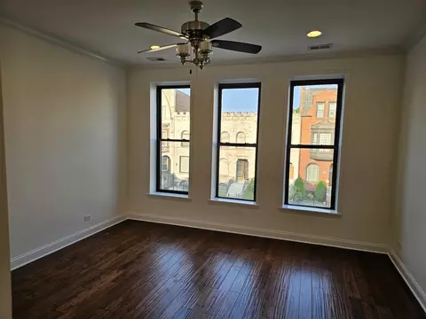 Living - 4420 S Berkeley Ave, Chicago, IL 60653 photo 8 of 8