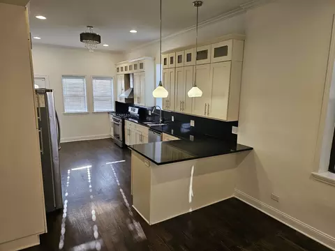 Kitchen - 4420 S Berkeley Ave, Chicago, IL 60653 photo 3 of 6