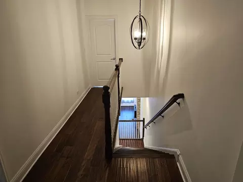 Entry Way - 4420 S Berkeley Ave, Chicago, IL 60653 photo 3 of 4