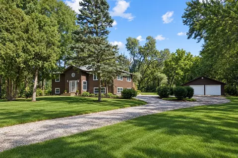 4512 S Ridgeway Rd, Ringwood, IL 60072